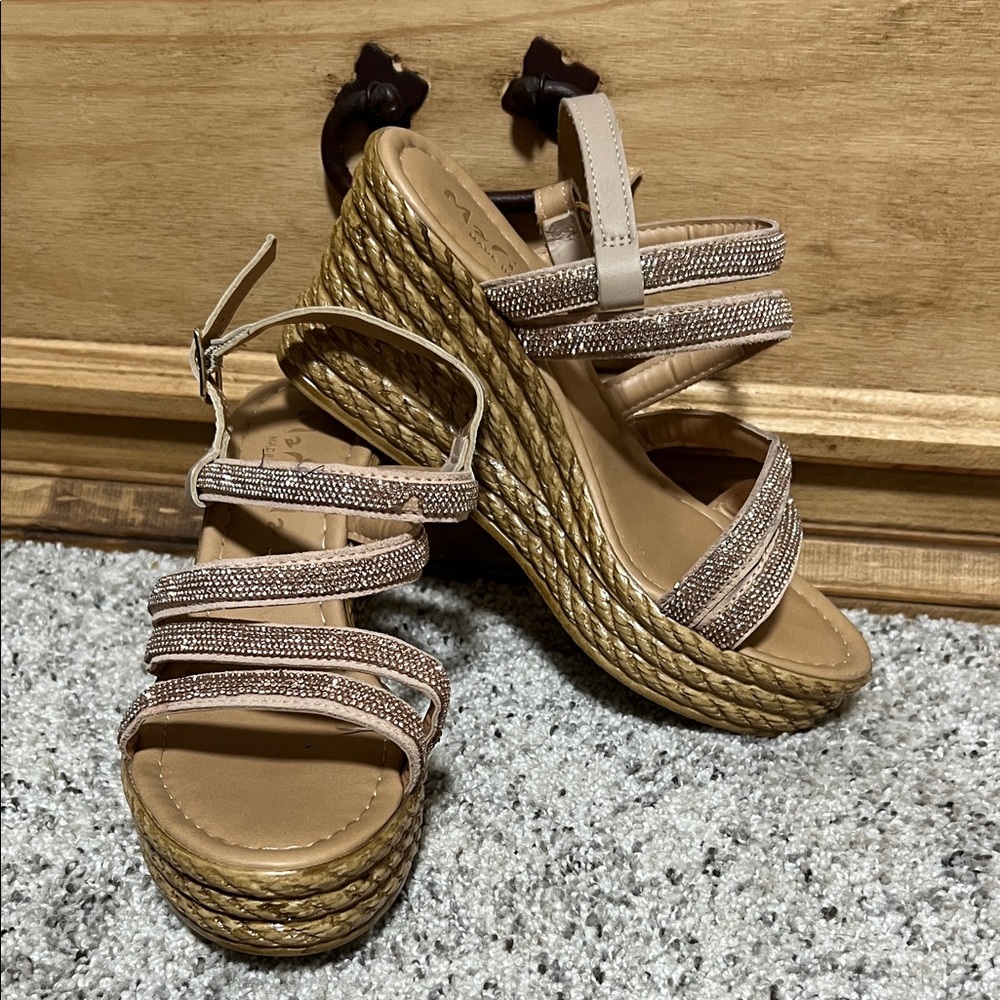 Women’s Neutral Espadrille Wedge Sandals - Stylish Strappy Design